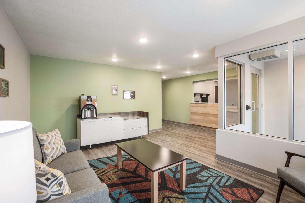 Woodspring Suites Detroit Мадисон-Хайтс Экстерьер фото