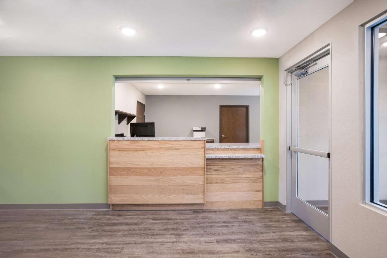 Woodspring Suites Detroit Мадисон-Хайтс Экстерьер фото