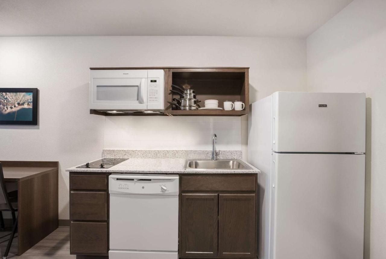 Woodspring Suites Detroit Мадисон-Хайтс Экстерьер фото
