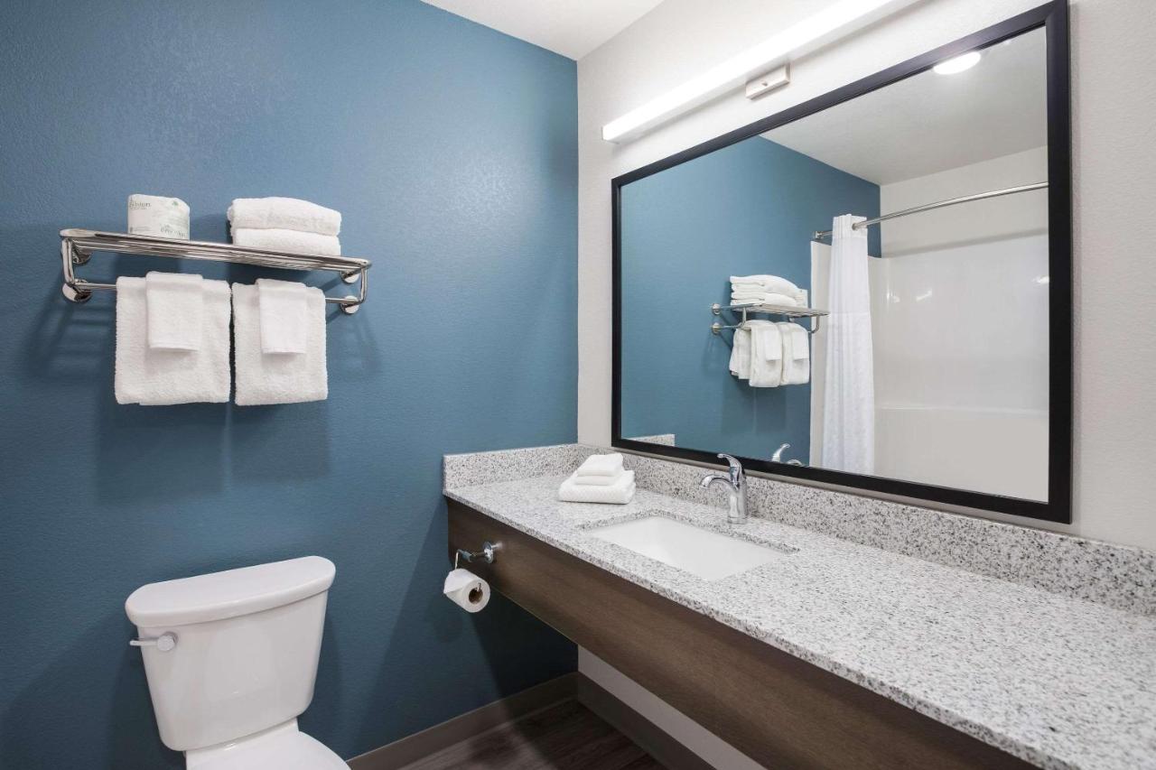 Woodspring Suites Detroit Мадисон-Хайтс Экстерьер фото